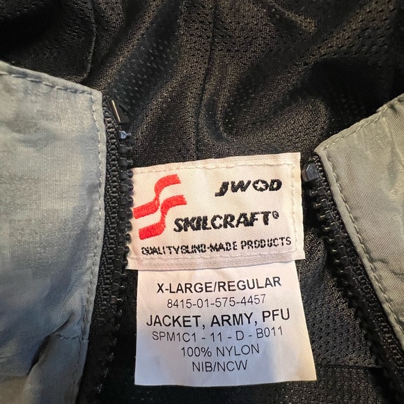 Army light weight rain coat. - Picture 5 of 5